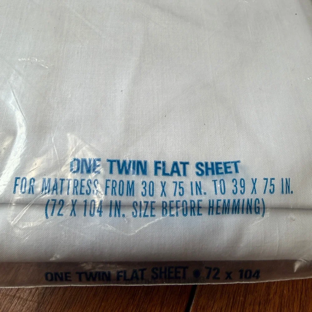 Burlington House White Twin Flat Sheet Never Never Iron Gold Star Vintage USA